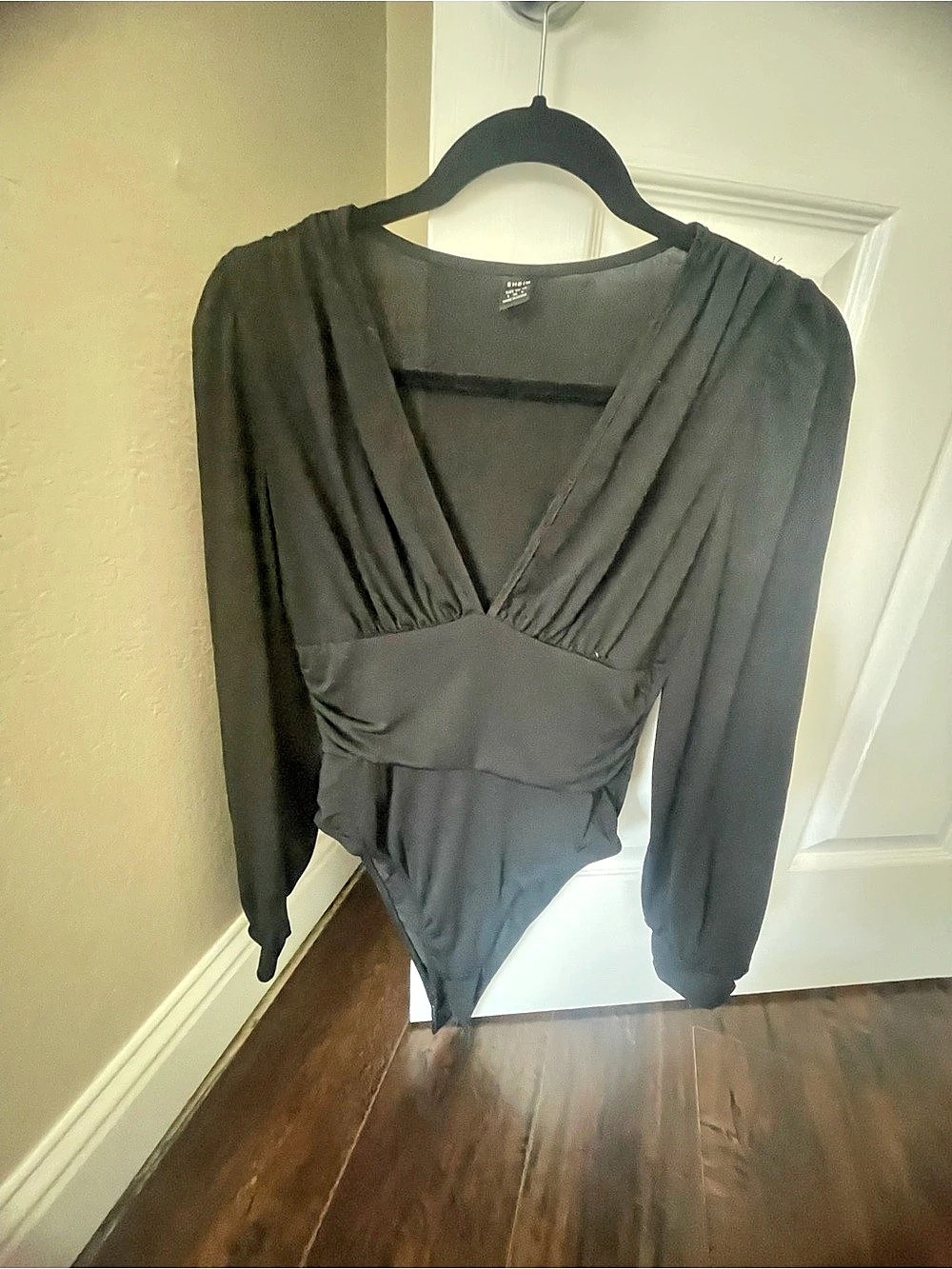 SHEIN SXY Plunging Neck Bishop Sleeve Bodysuit Black Size Small